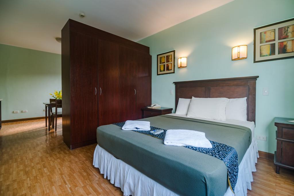 Oftana Suites Мандауе-Сіті Екстер'єр фото