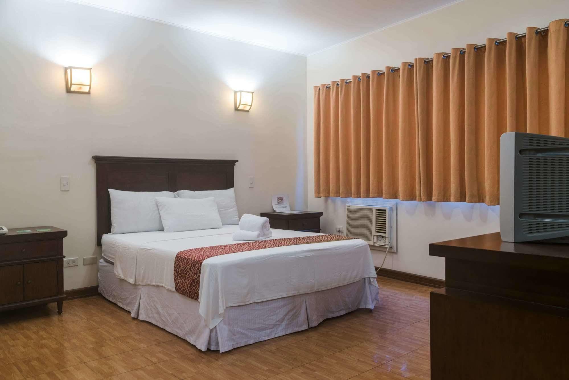 Oftana Suites Мандауе-Сіті Екстер'єр фото